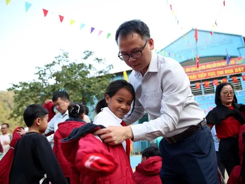 Ngược núi rừng, mang tấm lòng miền xuôi sưởi ấm vùng cao