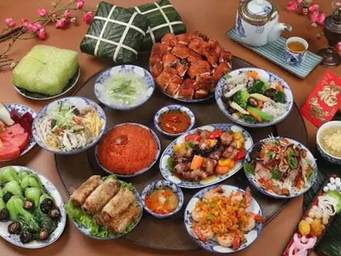 Bác sĩ cảnh báo thói quen hâm nóng thức ăn kiểu này sẽ đầu độc cơ thể