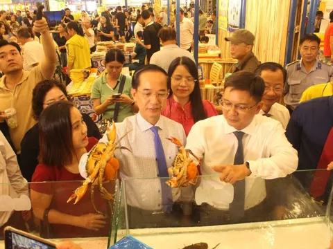 Khai mạc Lễ hội ẩm thực cua Cà Mau với 100 gian hàng đặc sản