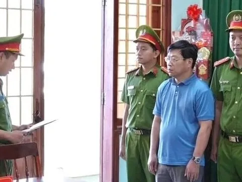 Khởi tố Giám đốc lắp camera để "canh" công an, thu lợi bất chính