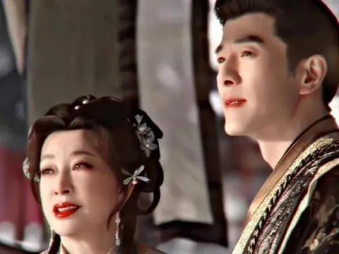 Lưu Hiểu Khánh gây sốc khi "hôn bạn diễn nam" kém gần 50 tuổi