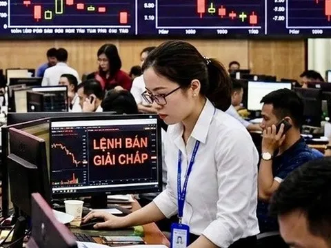 Lãnh đạo nhiều doanh nghiệp bị bán giải chấp cổ phiếu