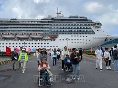 Huế, Đà Nẵng 'đón sóng' khách tàu biển, mở rộng dư địa tăng trưởng