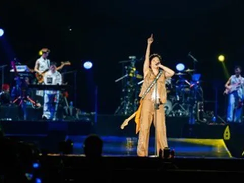 Hoàng Dũng bùng nổ với "Xoay tròn" ở TP HCM