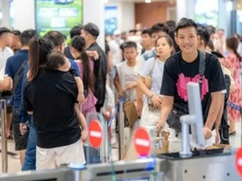 Giá vé máy bay tăng cao, khách bay dịp 30-4 vẫn tăng tới 15%