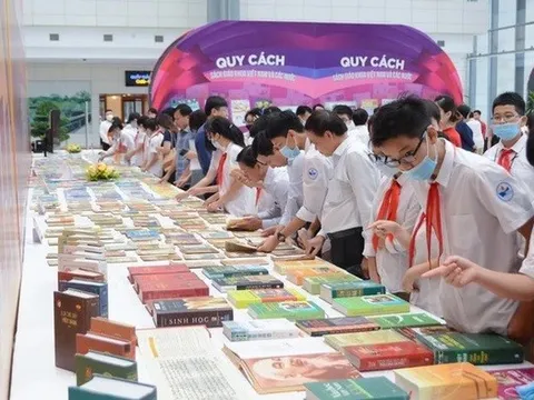 NXBGDVN: Tiếp tục giảm giá SGK bình quân 13,3%