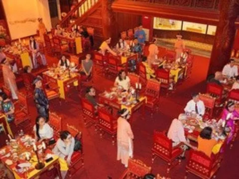 Có gì trong "bữa tiệc vua" với giá 1,7 triệu đồng/người?