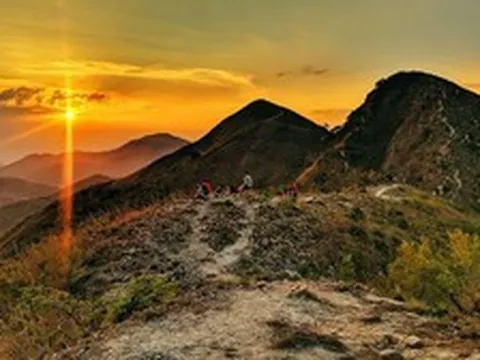 Ngọn núi Sun Group đề xuất xây khu nghỉ dưỡng mới: Cách trung tâm 10km, từ đỉnh nhìn được cả biển và phố