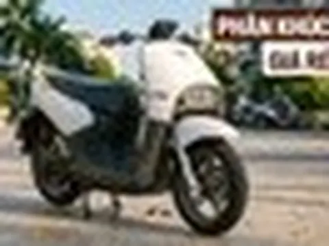 Lộ thiết kế xe máy điện VinFast mới lạ: Dáng thể thao hiện đại, ghi đông trần, động cơ gắn liền bánh