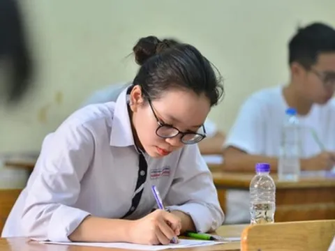 Bí quyết vào phòng thi không run, làm bài không cuống: 4 nguyên tắc đơn giản nhiều thủ khoa áp dụng