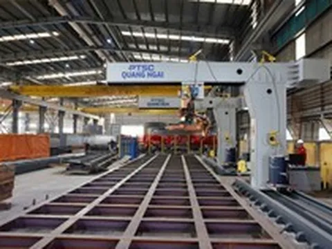 Kế toán trưởng của một công ty họ dầu khí nộp đơn xin từ chức, đề nghị chuyển sang Chuyên gia kế toán hoặc chức danh chuyên môn khác