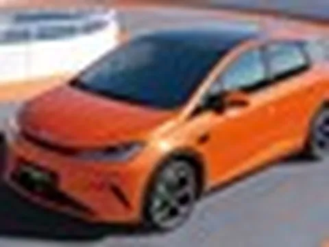 BYD Dolphin vừa ra mắt Việt Nam nay có thêm bản hybrid, sạc đầy đi được 1.000 km, khách Việt muốn mua phải chờ khá lâu