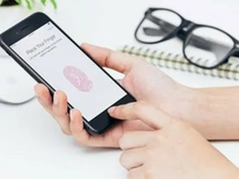 Cảnh báo tới người đang sử dụng vân tay, khuôn mặt mở khóa điện thoại