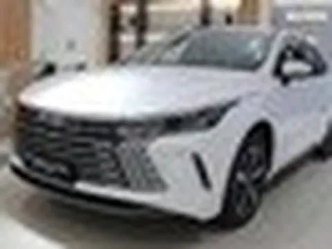 BYD Seal 5 giảm giá mạnh còn 626 triệu đồng, đấu Mazda3, K3 bằng PHEV chạy 120km không cần xăng