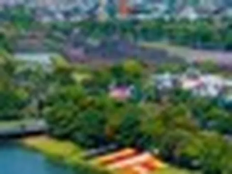 Cảnh tượng bên bờ sông Hương khiến nhiều người bất ngờ, nhận xét: Không tin vào mắt mình