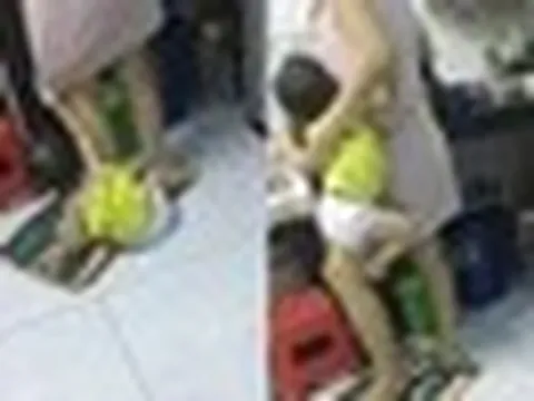 Trẻ "bám mẹ" và trẻ "không bám mẹ" khi lớn lên khác biệt rất đáng kể