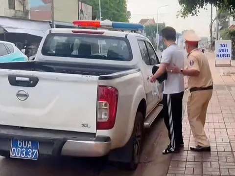 5km nghẹt thở đưa thí sinh kịp giờ thi tốt nghiệp của CSGT
