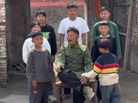 Đăng ảnh khoe 8 đứa con, ông bố ở Trung Quốc bị chỉ trích dữ dội: Không chỉ vô trách nhiệm mà còn vô cùng tàn nhẫn