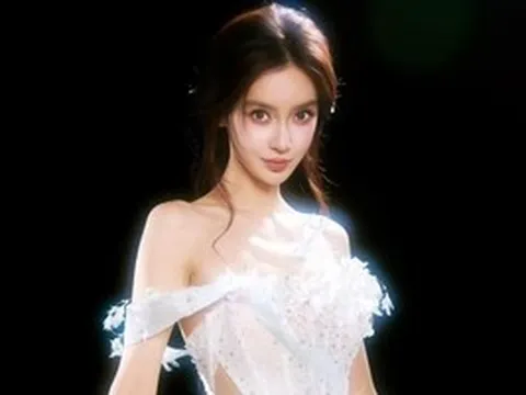 Mỹ nhân Angelababy đẹp vô thực với đầm Việt