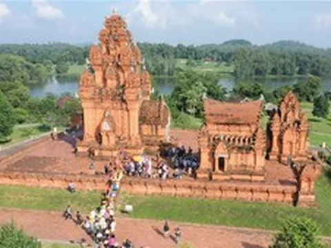 Chuyển giao Làng Văn hóa - Du lịch các dân tộc Việt Nam về UBND TP Hà Nội quản lý