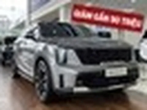 Kia Sorento xả kho tại đại lý, giảm gần 90 triệu đồng, giá thực tế nay đã có thể cạnh tranh Santa Fe, Everest