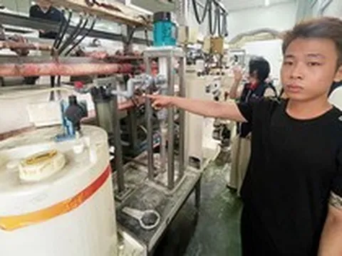 Bắt tạm giam, khám xét nơi làm việc của công nhân Trần Văn Hai SN 1994