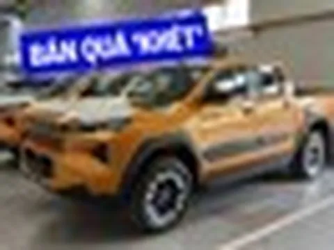 Toyota Hilux lần thứ hai trong năm bán vượt Ranger, lên ngôi vua doanh số bán tải tháng 6 tại Việt Nam với 1.000 xe bán ra