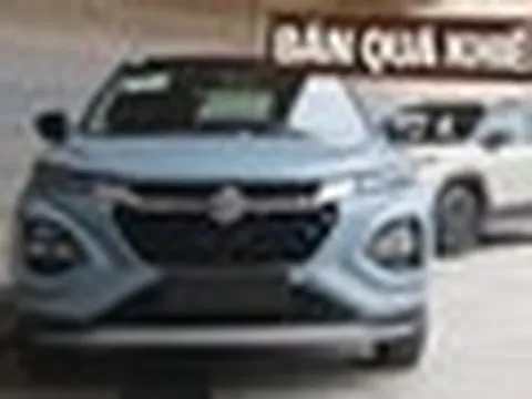 Suzuki Fronx ‘làm mưa làm gió’ ở thị trường xuất xe sang Việt Nam: Bán hơn 14.000 xe/năm, là ‘vua doanh số’ phân khúc, bản hybrid bán khủng nhất