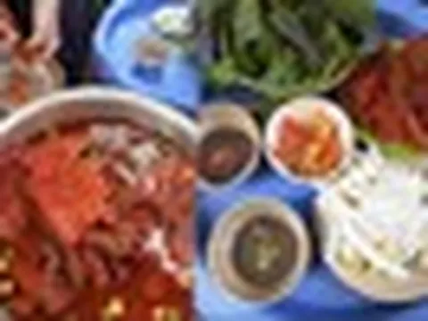 Đặc sản người Hà Nội nào cũng ăn nhưng không làm tại đây, màu đỏ không phải thật và chỉ có đúng một mùa trong năm