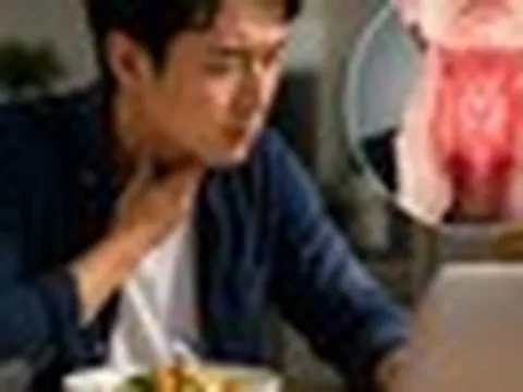 Bác sĩ cảnh báo: 1 THÓI QUEN sau bữa ăn nhiều người Việt làm mỗi ngày có thể ảnh hưởng đến tuyến giáp, nên thay đổi trước tuổi 40