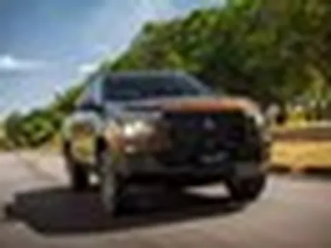 Tin xe 25/7: Toyota Crown 2027 tăng giá, Triton có bản đặc biệt mới