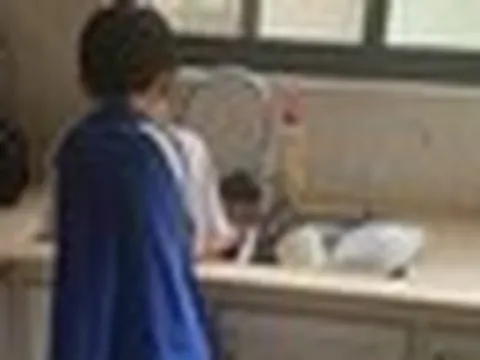 Đáng buồn nhất không phải con cái tiêu tiền của cha mẹ vô tội vạ, mà là kiểu con cái đã tiêu tiền còn hành xử như này!