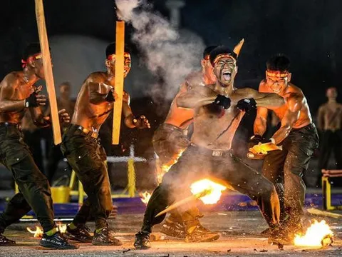 Đặc nhiệm vượt lửa, công phá dưới mưa ở Đà Nẵng