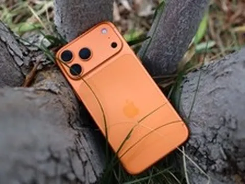 Bất ngờ chiếc iPhone bị niêm phong đến 250 năm