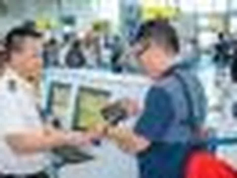 Từ 2/8, người Việt Nam xuất, nhập cảnh tại cửa khẩu sân bay Nội Bài cần chú ý 1 thay đổi