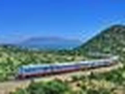 Chuyến tàu đi thẳng tới di sản thế giới ở Việt Nam: Chạy 190km qua 5 ga, giá vé dự kiến từ 360.000 đồng