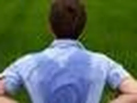 Vừa ăn đã vã mồ hôi, ngủ cũng ướt tóc: Đừng vội nghĩ do cơ địa, có 7 lý do nhiều người không ngờ tới
