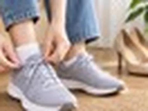 5 thói quen đi giày cần bỏ ngay