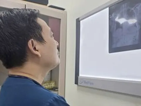 Vợ bệnh nhân xin bác sĩ cách điều trị ung thư 'nhanh nhất, tốt nhất, rẻ nhất'