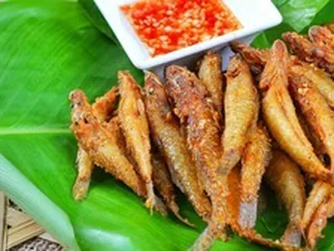 Chỉ khác 1 bước trước khi chiên cá, thành phẩm giòn lâu mà không bắn dầu