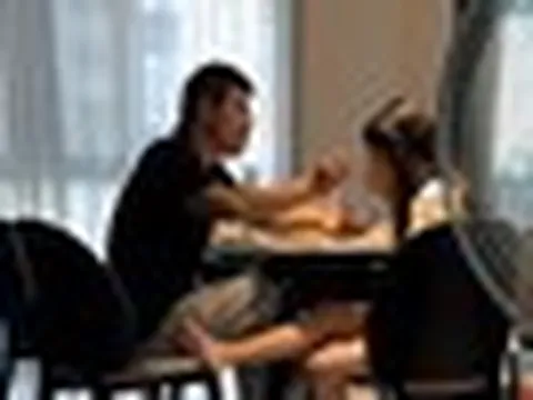 Bức ảnh khiến nhiều người ngán ngẩm: Đây là hại con chứ không phải yêu thương, cha mẹ đừng mù quáng như thế!