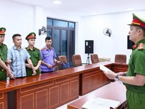 Nóng: Lệnh giữ khẩn cấp giáo viên Nguyễn Hà Duy trong vụ 147 điểm 10 môn Toán