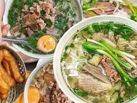 Vì sao phở Hà Nội hay bán hết trước giờ trưa?