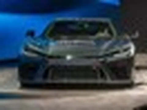 Mẫu xe đắt nhất lịch sử của Toyota hút khách