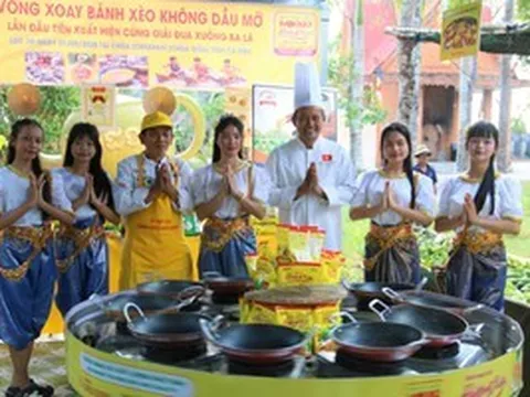 VIDEO: Hấp dẫn “vòng quay bánh xèo” không dùng dầu mỡ ở Cà Mau
