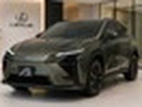 Lexus NX lộ nhiều chi tiết trước giờ ra mắt: Bỏ lưới tản nhiệt truyền thống, màn 14 inch, vô-lăng giống ES, ghế đỏ lạ mắt