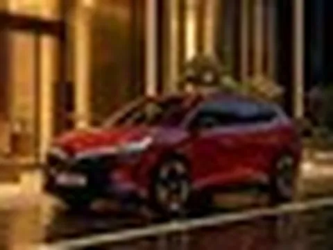Tin xe 5/9: VinFast VF 8 Premium lộ diện, Geely Monjaro chạy điện 130 km