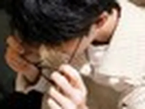 Nam sinh viên 19 tuổi đột nhiên phát hiện nhiễm HIV, cách anh bị lây nhiễm khiến nhiều người trẻ "lạnh sống lưng"