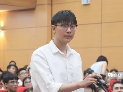 Thủ khoa bác sĩ nội trú Đại học Y Hà Nội chọn sản phụ khoa khiến cả hội trường vỗ tay