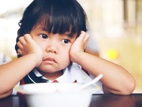 Khoa học não bộ cảnh báo: 4 câu cửa miệng của cha mẹ đang khiến não bộ trẻ “đóng lại”, sau 12 tuổi rất khó bù đắp